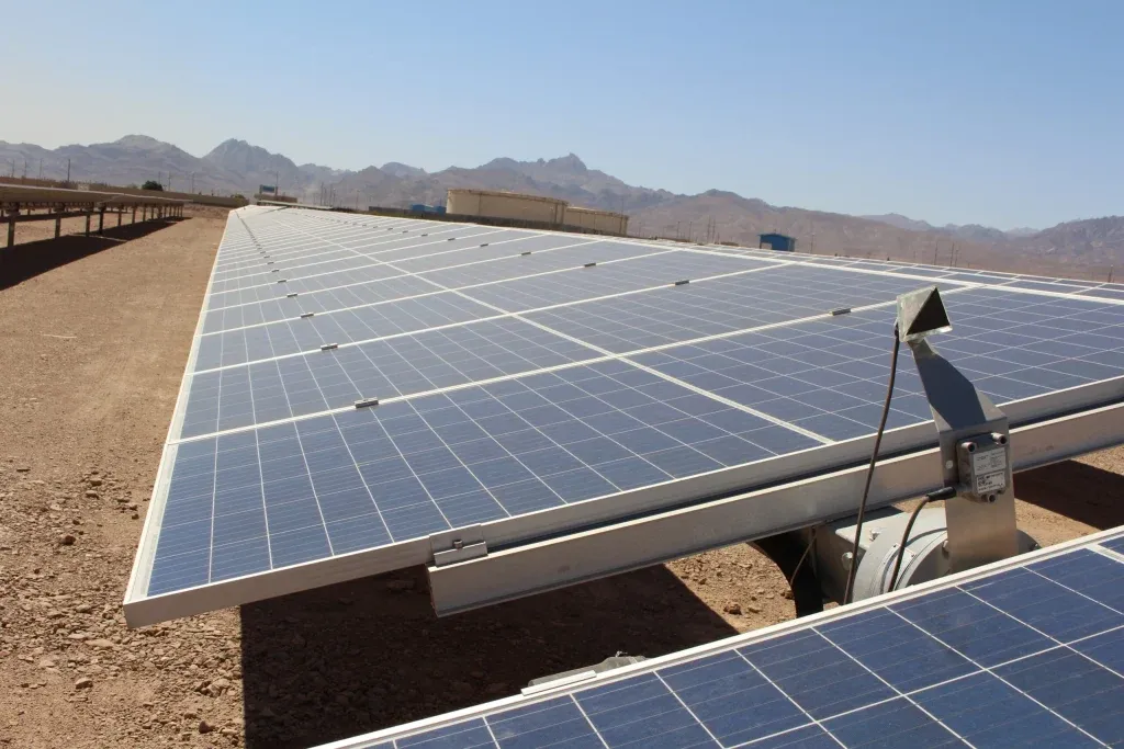 نصب سوپرفیکس در استراکچر پنل خورشیدی